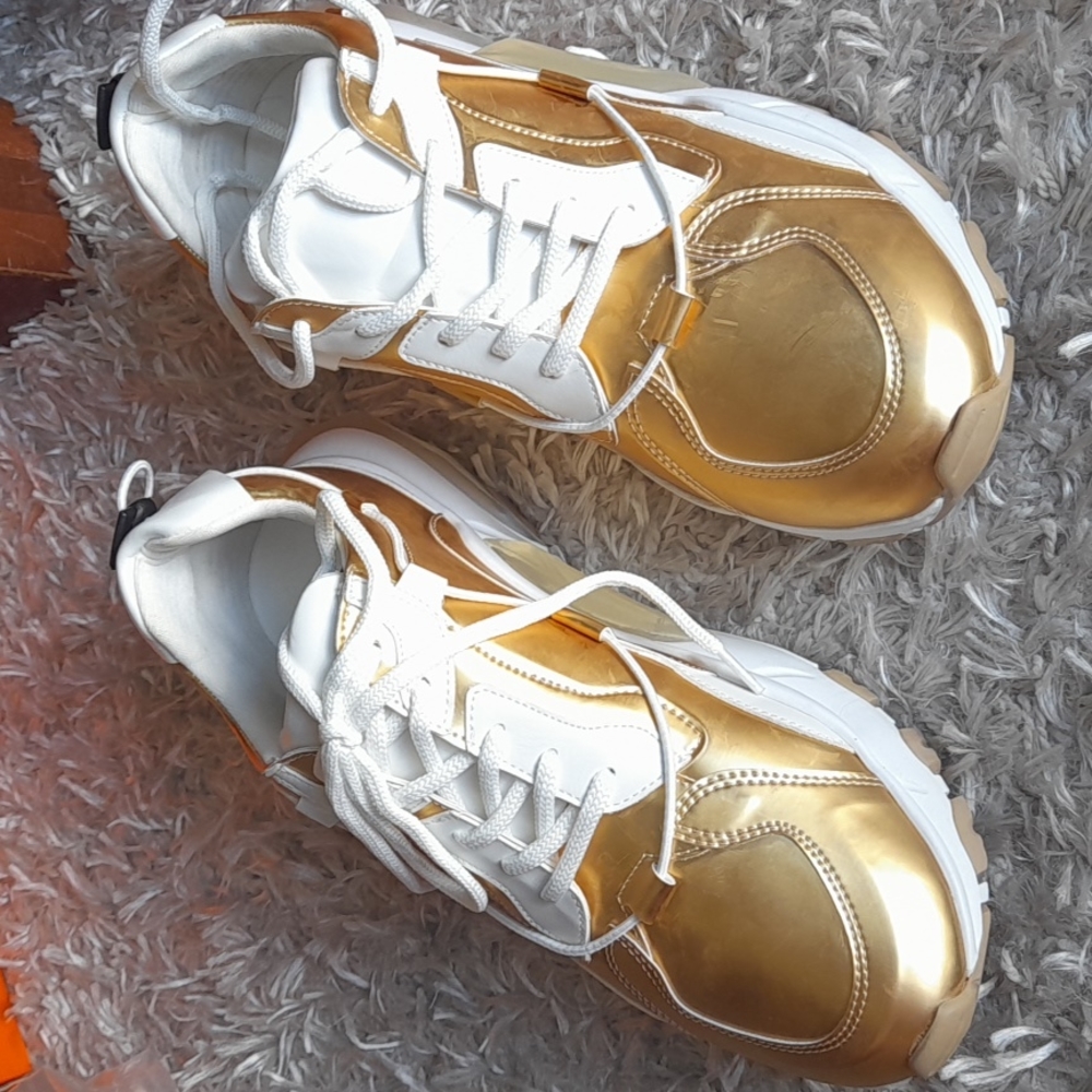 WOMEN SHOES